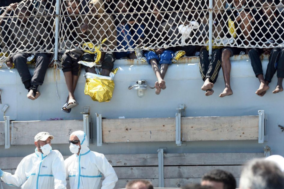 Interpol ofrece a UE colaborar contra redes de traficantes de inmigrantes