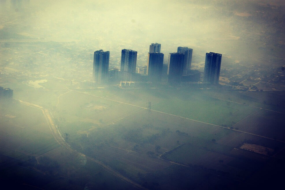 El riesgo de morir por COVID-19 aumenta en las ciudades con aire más contaminado