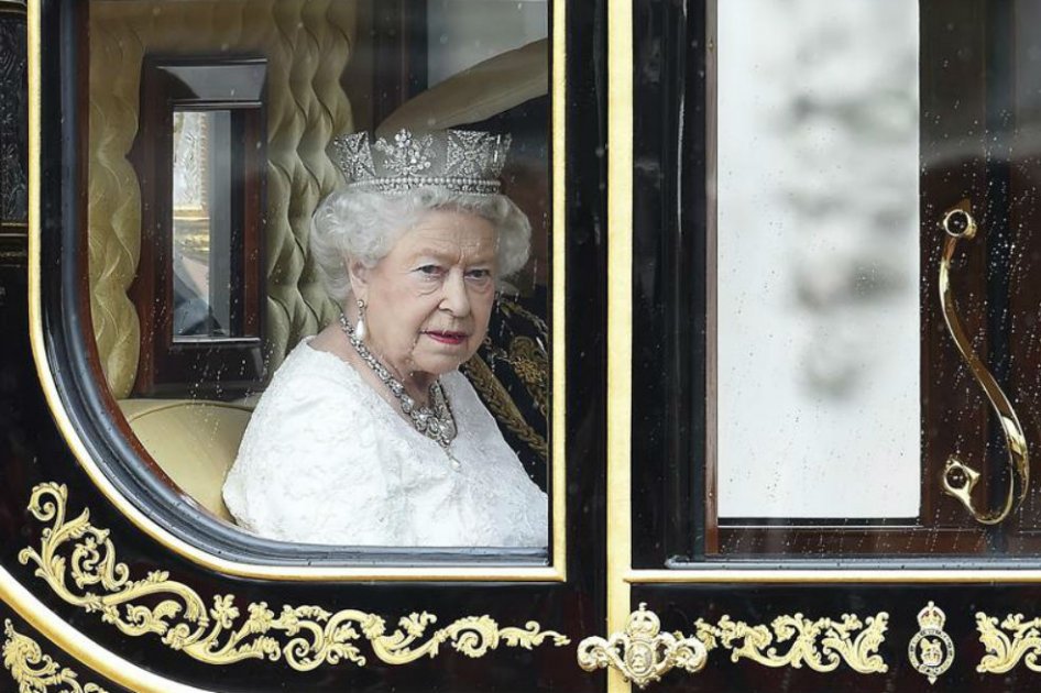 Hombre que saltó reja de residencia de la reina Isabel II, era un asesino convicto