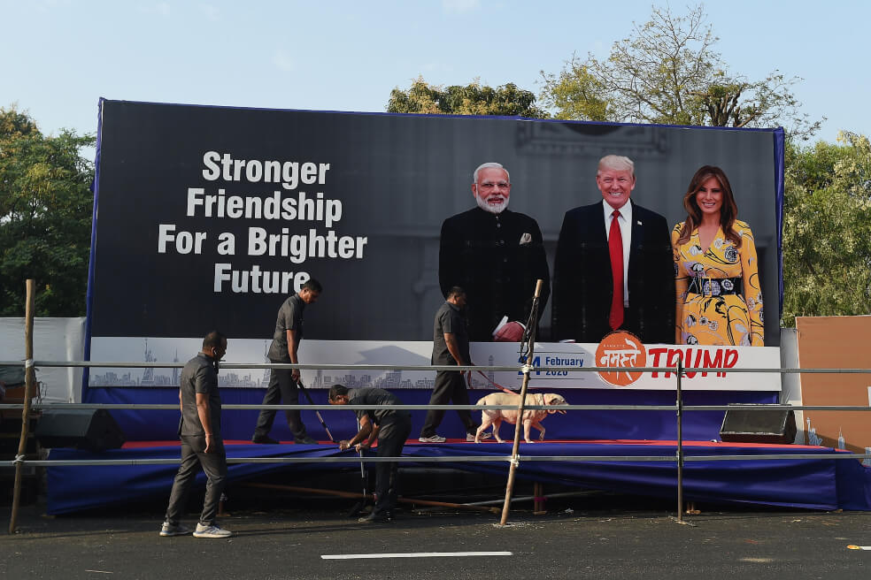 Donald Trump llega a la India en busca de «energía»