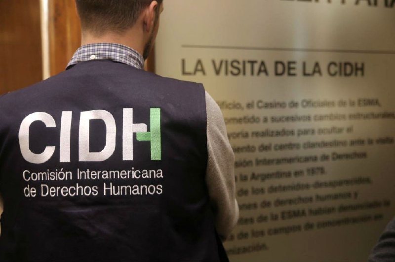 Condenaron a cirujanos plásticos falsos y ahora piden protección ante la CIDH