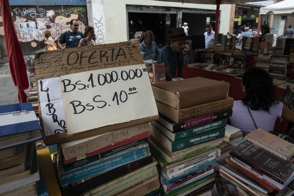 Venezuela estrena billetes con cinco ceros menos