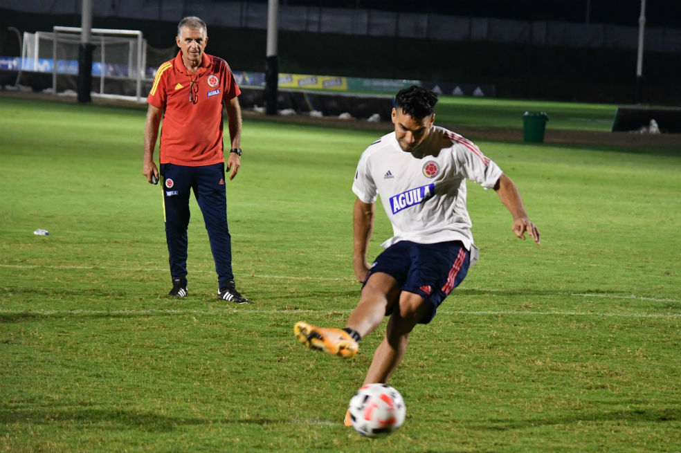 Carlos Queiroz irá por su primer récord con Colombia