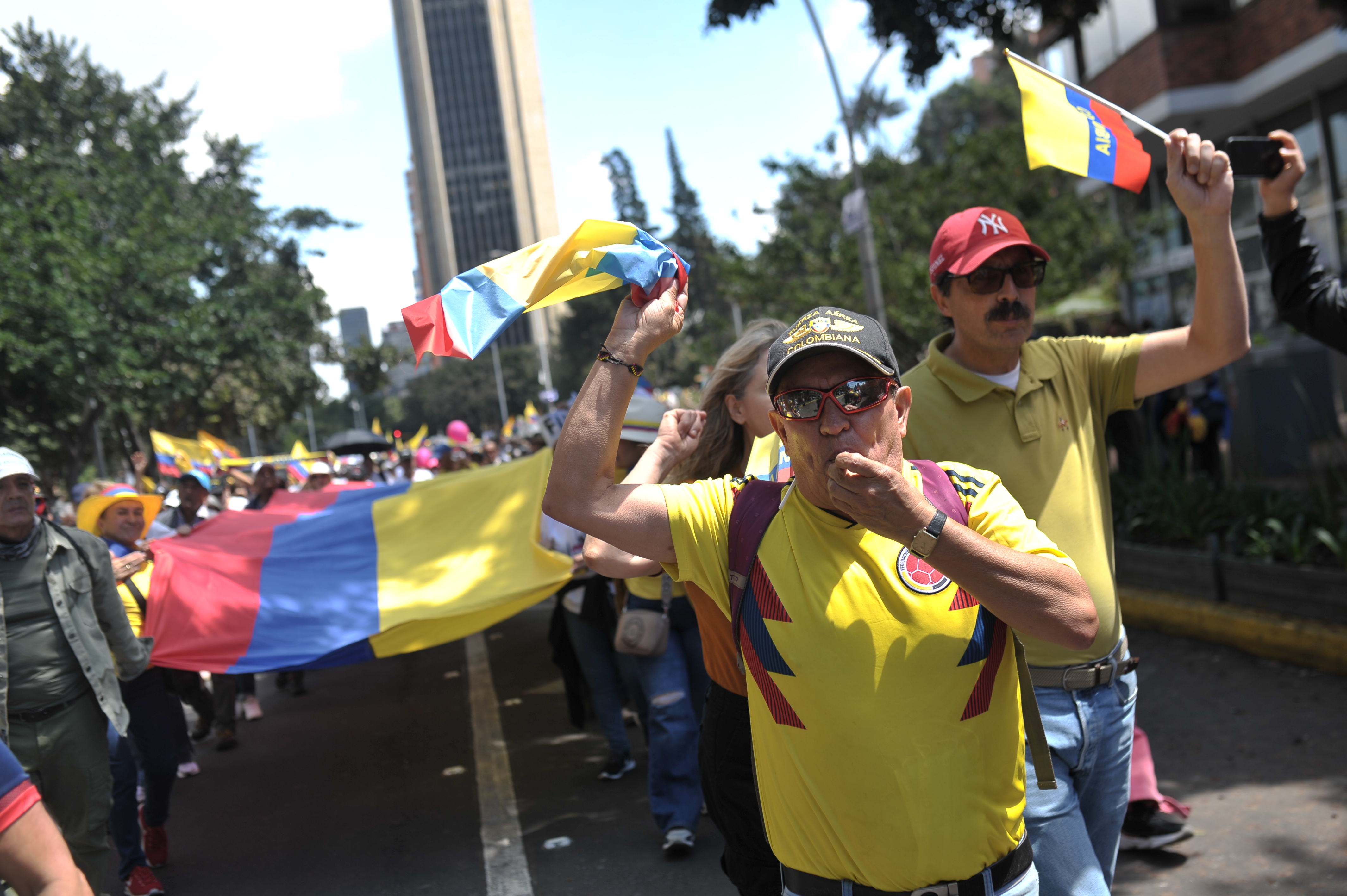 Marchas contra el gobierno Petro de este domingo se promueven en más de 20 capitales