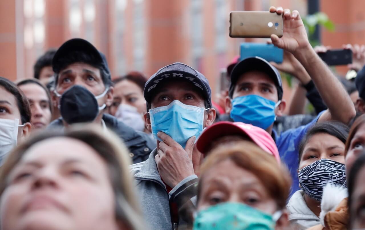 La humanidad está enfrentando necesidades y las pruebas que se vienen serán mayores si no pensamos en una sociedad más solidaria, según pensadores como el filósofo francés Edgar Morin. / EFE