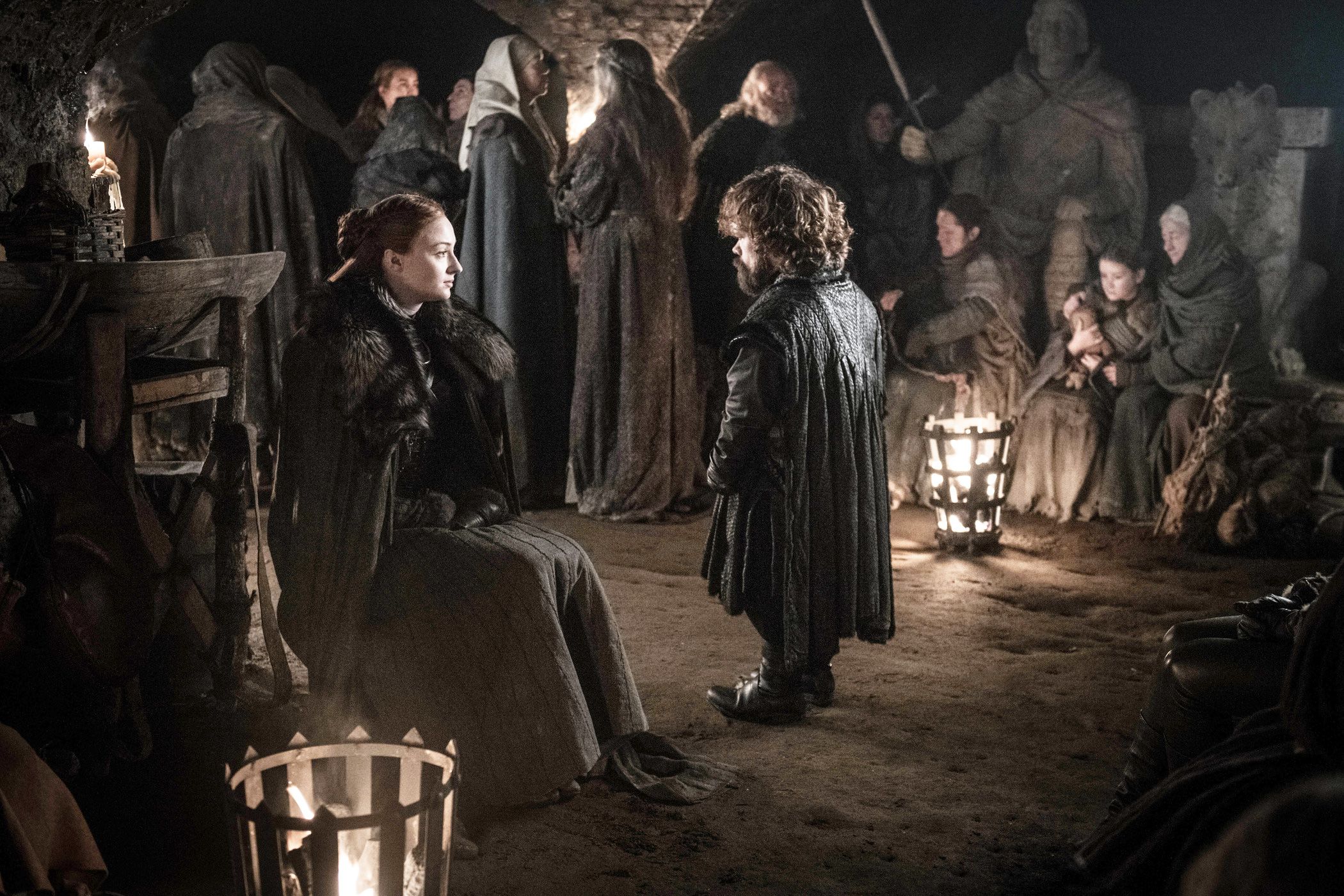 ¿Será que Sansa y Tyrion, terminaran juntos ?HBOPara terminar, a pesar de los 55 días que duró la filmación de este capítulo, lo que ha sumado un nuevo récord a la larga lista que tiene Game of Thrones, bajo la dirección de Miguel Sapochnik, quien dirigió el exitoso capítulo de La Batalla de Bastardos, nos seguiremos preguntando: ¿“la batalla de La Larga Noche” estuvo a la altura de lo que GOT nos tiene acostumbrados? O tal vez el final que nos tienen preparado David Benioff y D.B. Weiss será sin precedentes como muchos lo esperamos y a lo que nos han tenido acostumbrados por ocho deslumbrantes y entretenidos años.