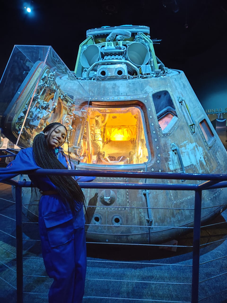 Katerin Gutiérrez durante la visita a las instalaciones de la NASA.