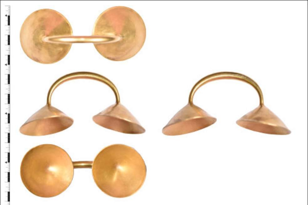 Un detector de metales aficionado encuentra un broche de oro de hace 3.000 años