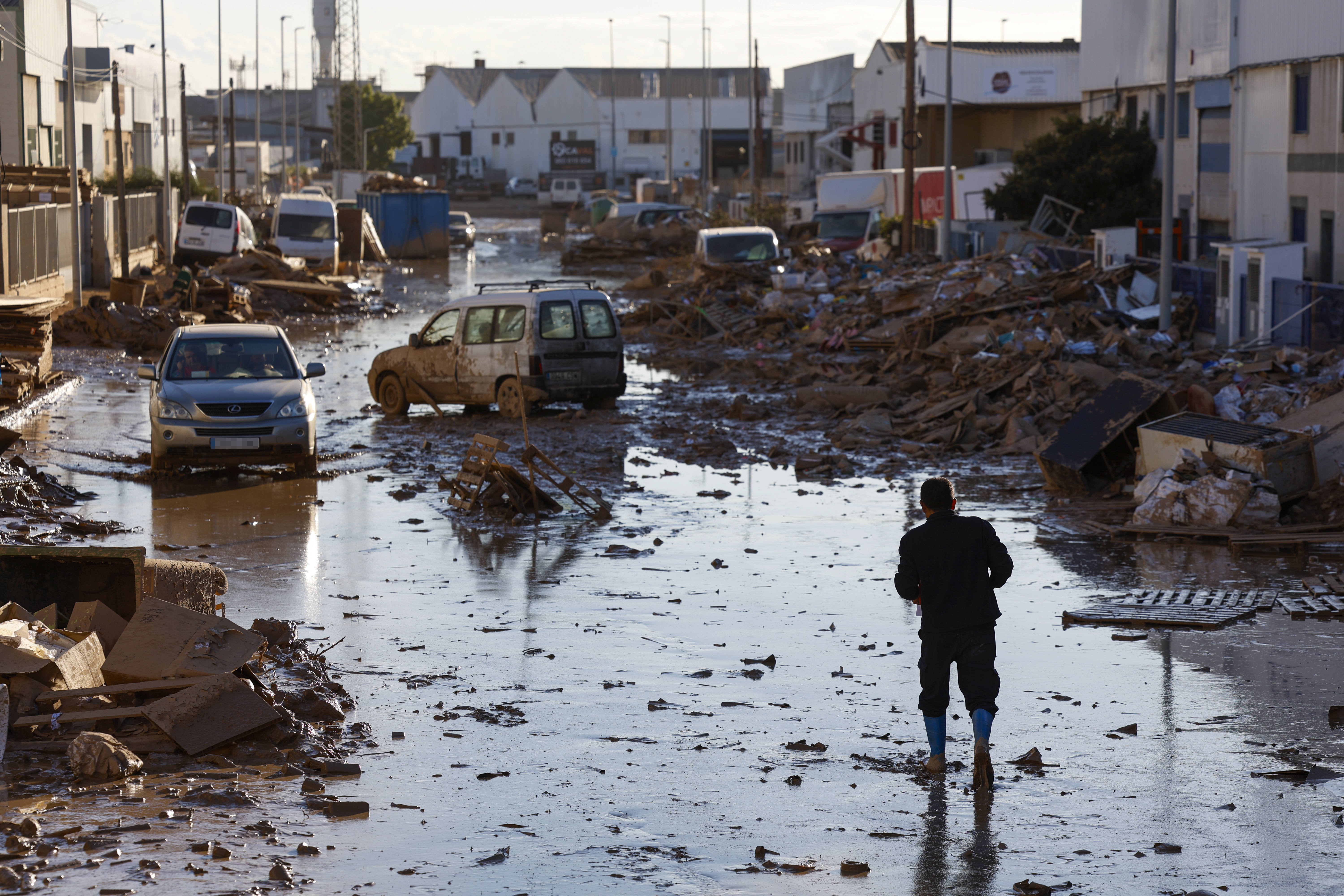 Crónica: una avalancha de solidaridad en Valencia