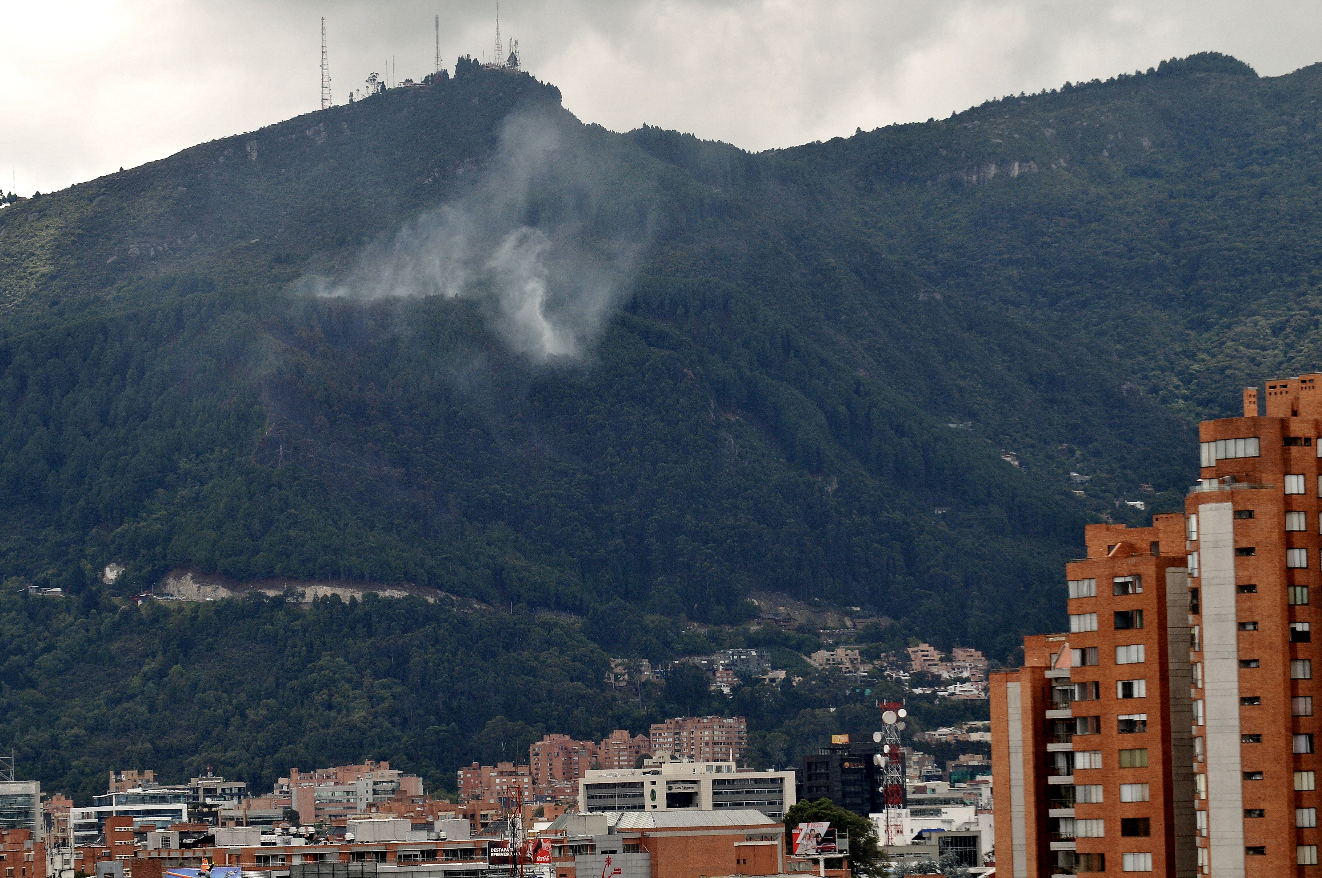 Distrito y CAR firman importante acuerdo para restauración de cerros orientales