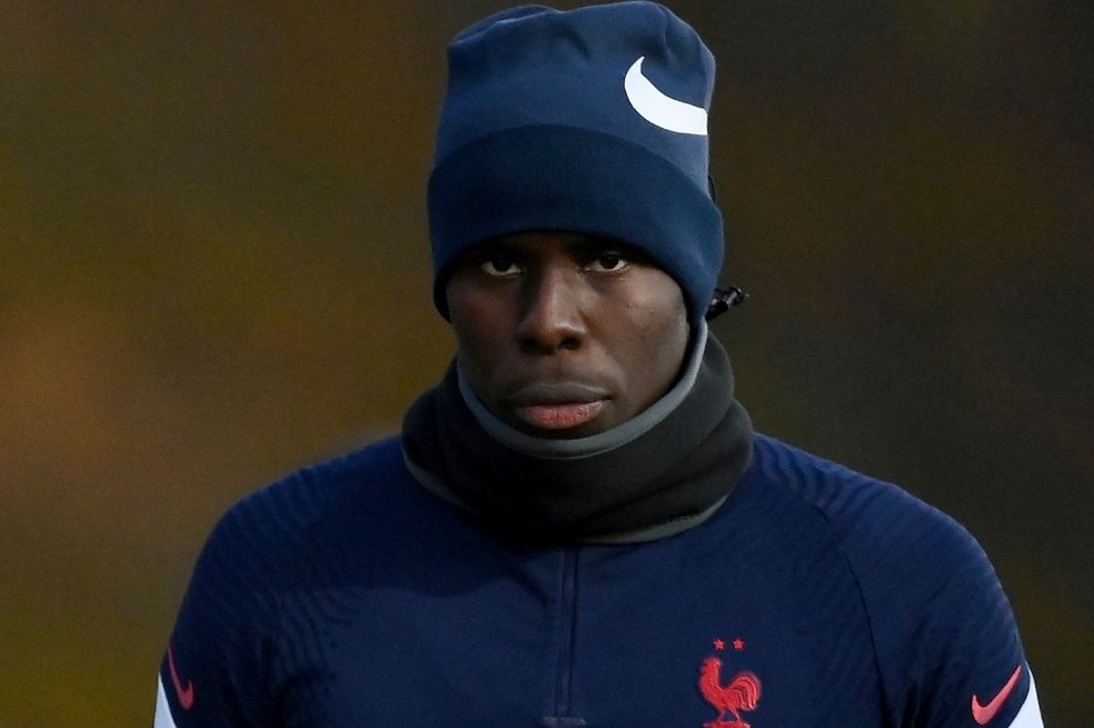Indignante: Kurt Zouma, jugador de West Ham, fue filmado golpeando a un gato