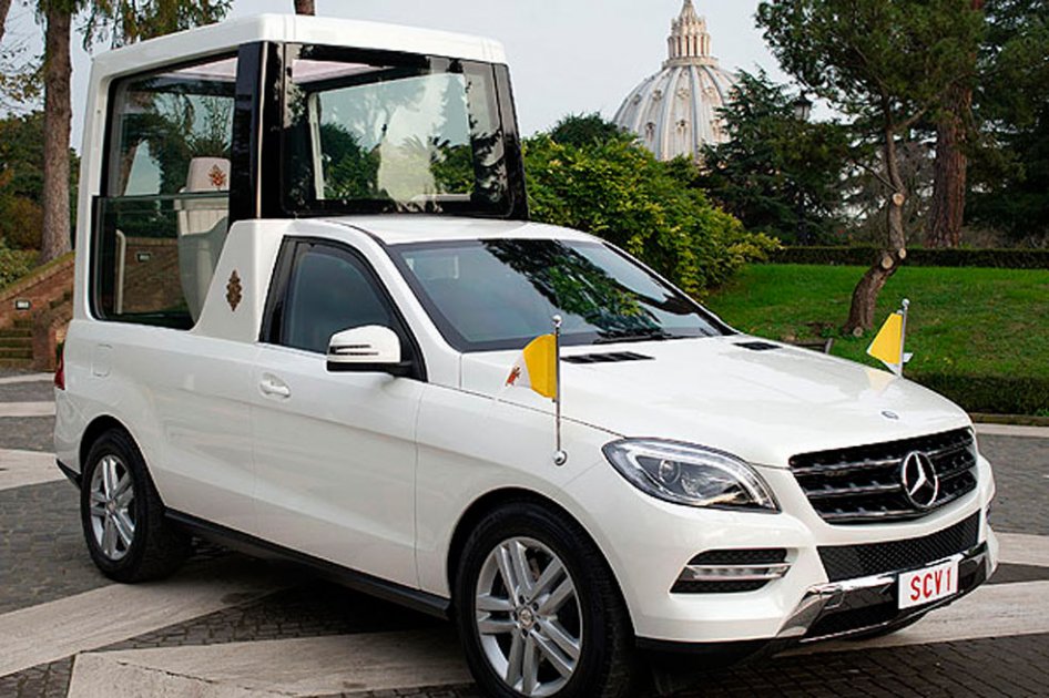 El nuevo papamóvil es un Mercedes de última tecnología y comodidades