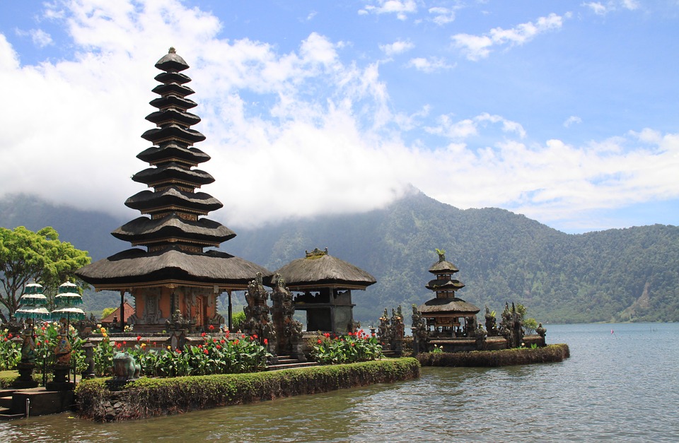 Bali y otros «paraísos» de Indonesia se ven amenazados por desastres naturales