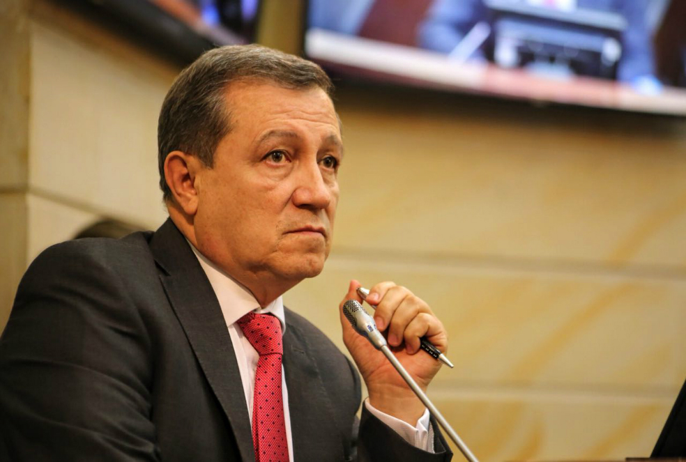 Disminución del salario de los congresistas divide al Centro Democrático