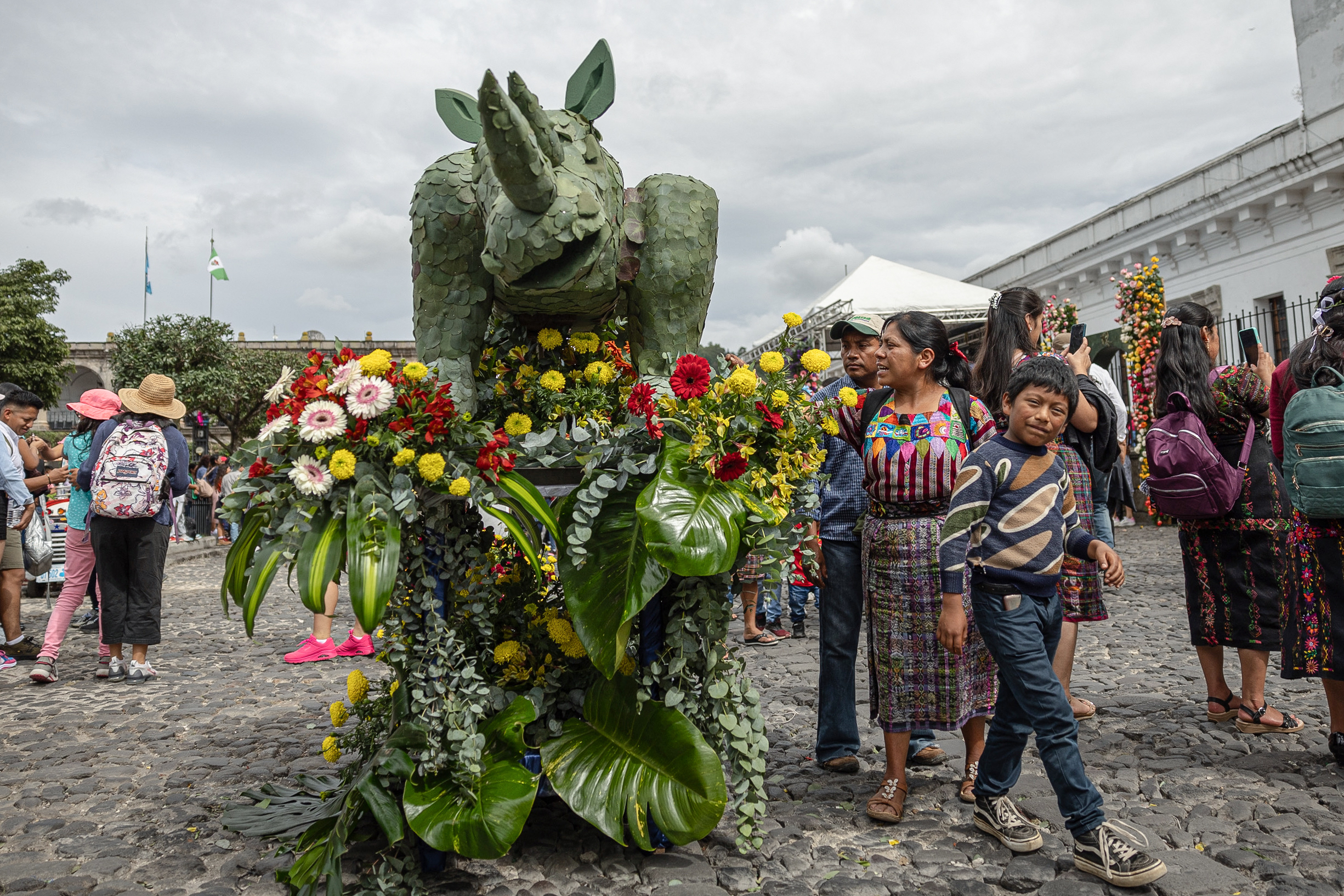 Las imágenes que dejó el Festival de las Flores en Antigua, Guatemala