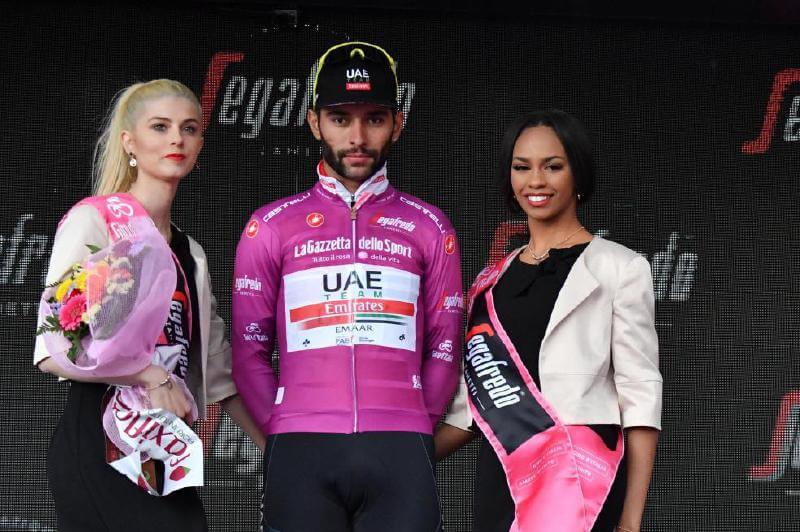 Fernando Gaviria no ganó, pero se quedó con la tercera etapa del Giro de Italia