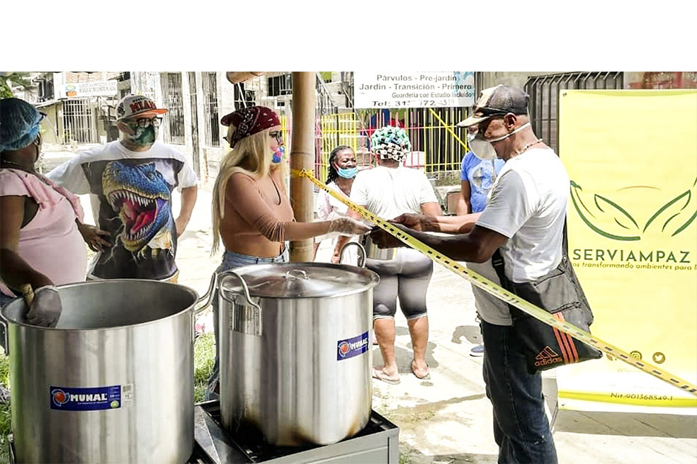 Los excombatientes que ayudan a mitigar el hambre en Cali
