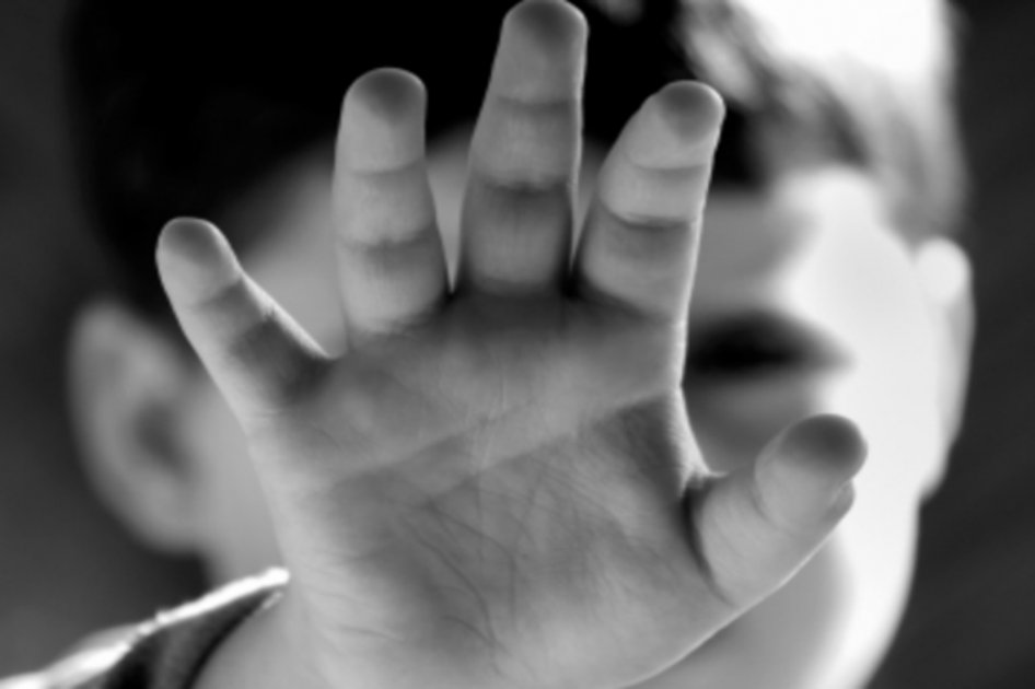 Madre asesina a su hijo en venganza porque el padre la golpeó