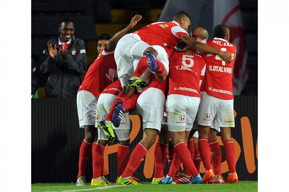 Santa Fe goleó y suma 12 puntos de 12
