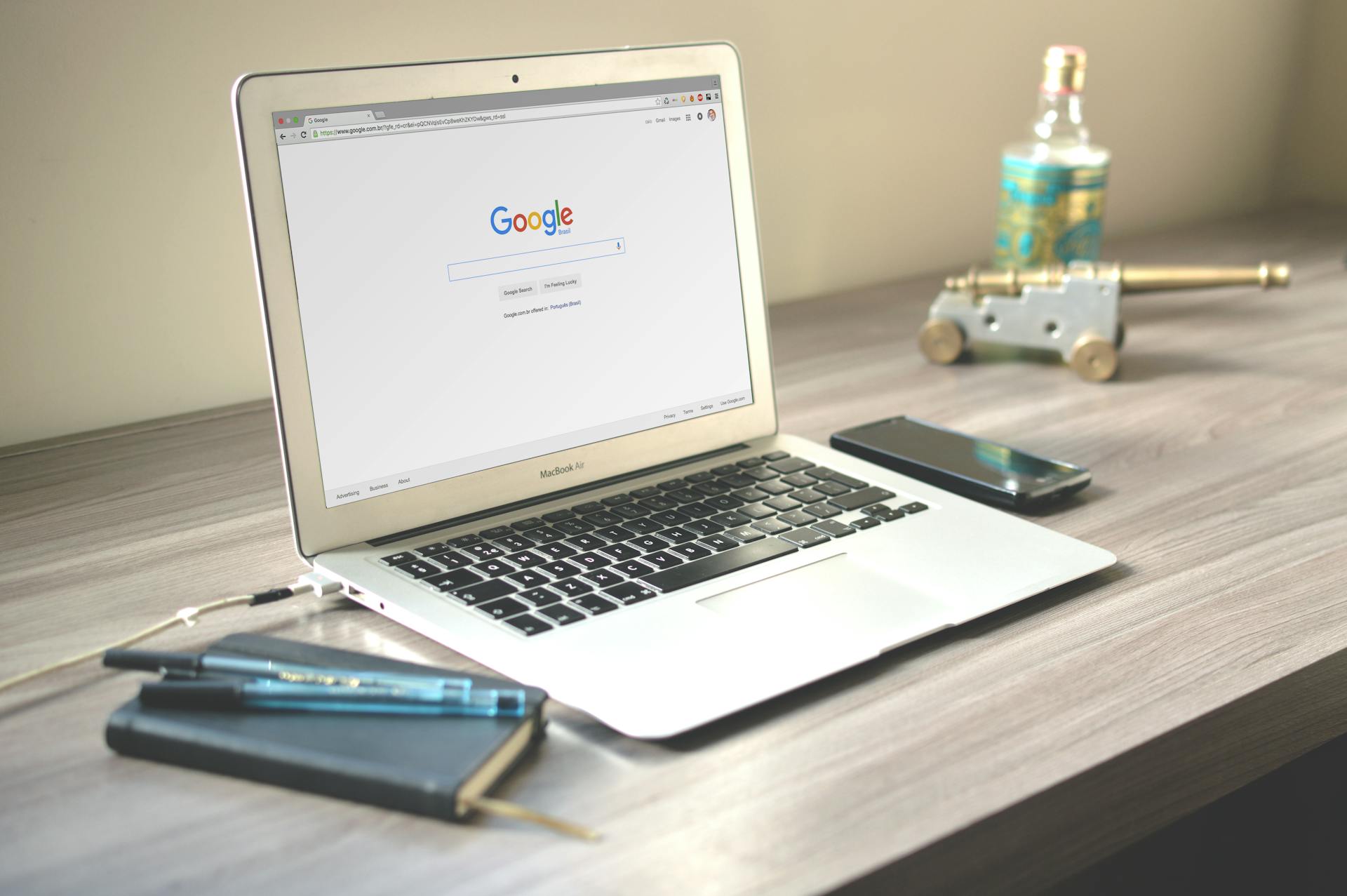 El dueño de ChatGPT quiere comprar Google Chrome para evitarle problemas legales