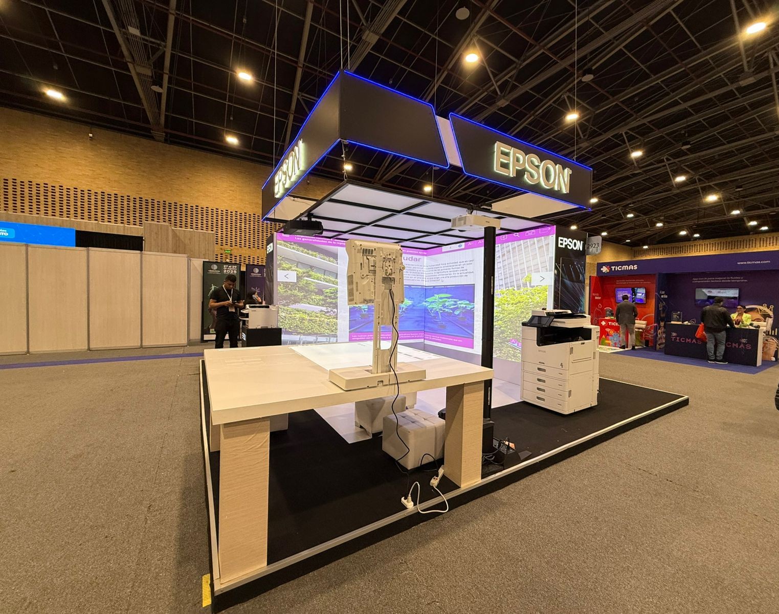 Epson lanza innovaciones en Edutechnia 2025 enfocadas en el aprendizaje digital