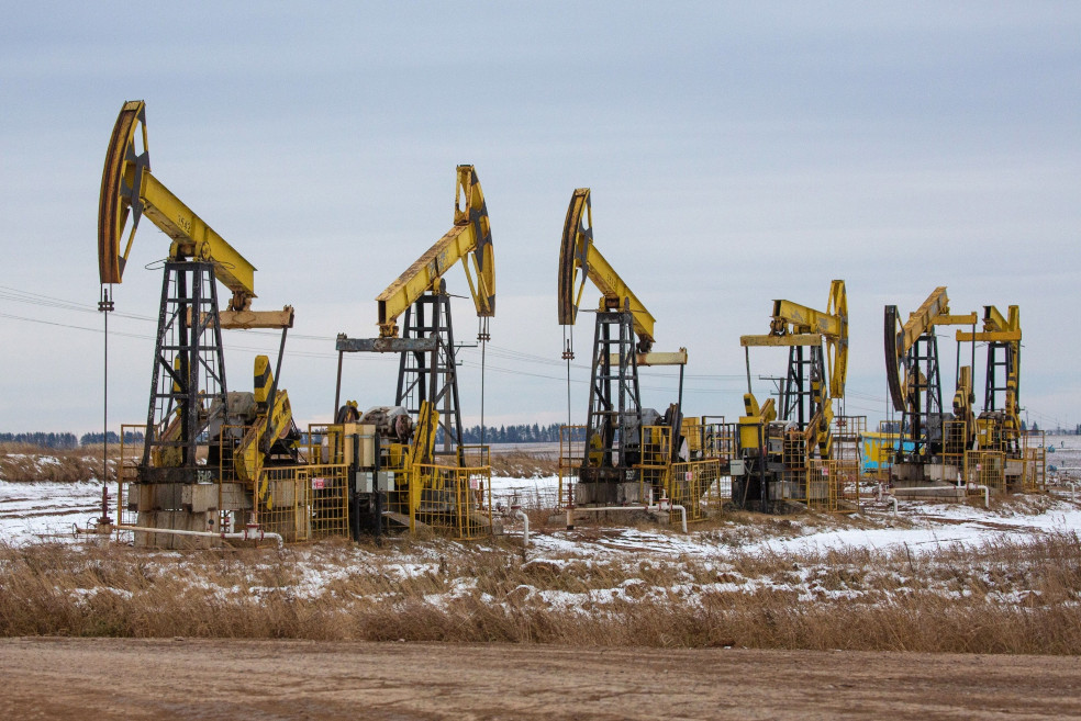 Precio del petróleo sube impulsado por medidas de Estados Unidos contra Venezuela