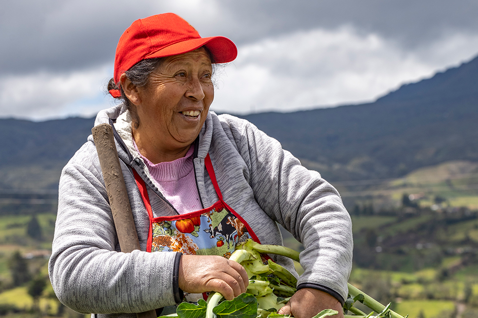 Ella Alimenta al Mundo: impulsando a mujeres rurales