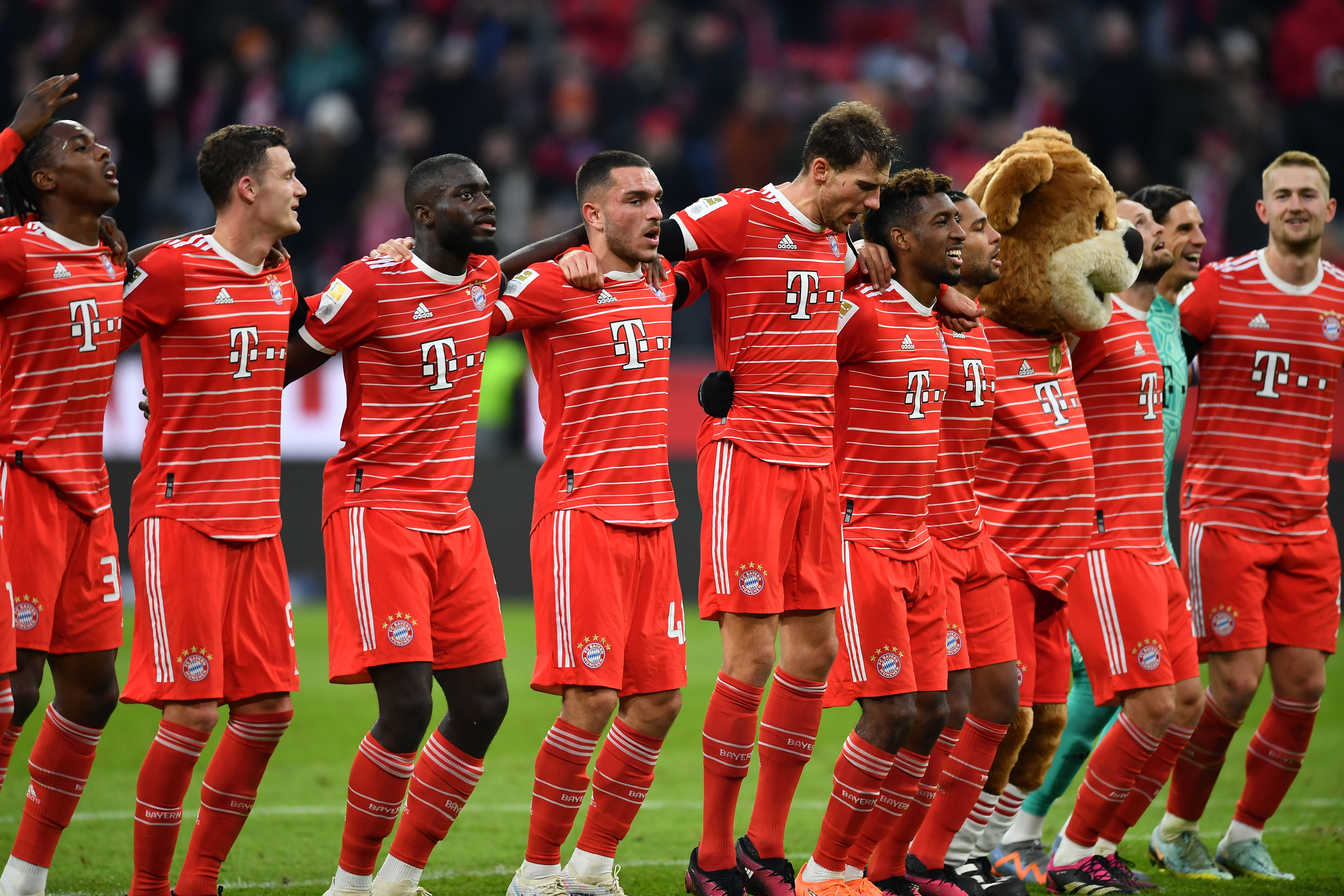 Bayern Múnich no cede y mantiene el liderato de la Bundesliga