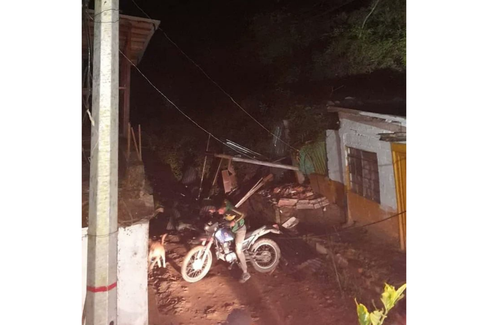 Un herido y 7 viviendas afectadas dejó deslizamiento en Caldas, Antioquia
