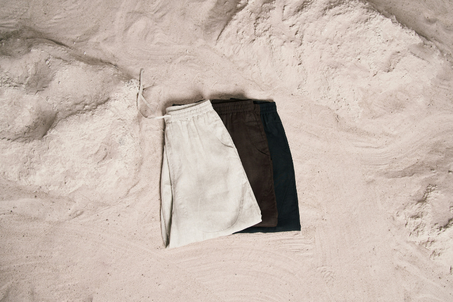 7 outfits casuales con un pantalón de lino para hombre