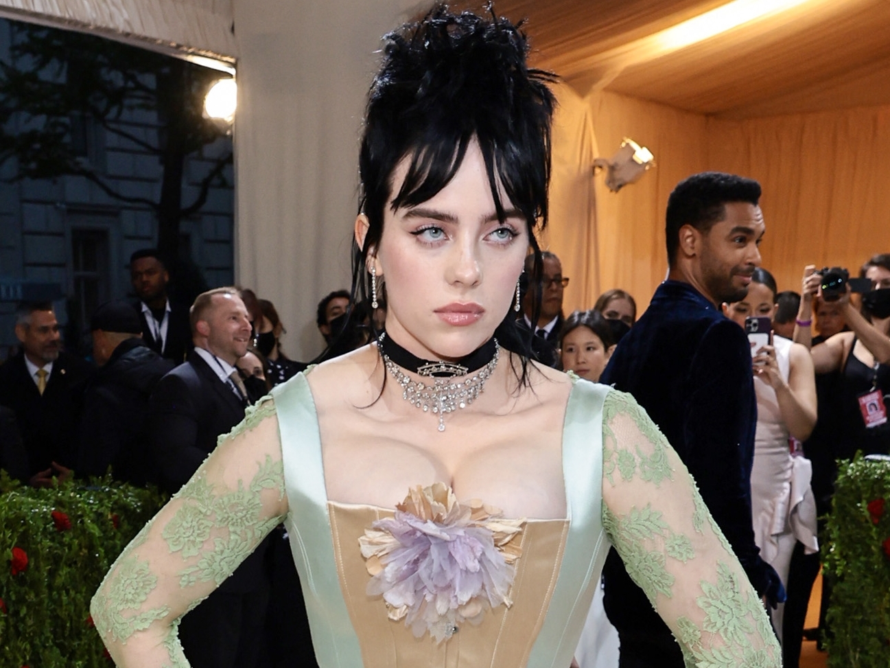 Billie Eilish, lo tiene todo, pero padece trastorno neurológico ¿cuál es?