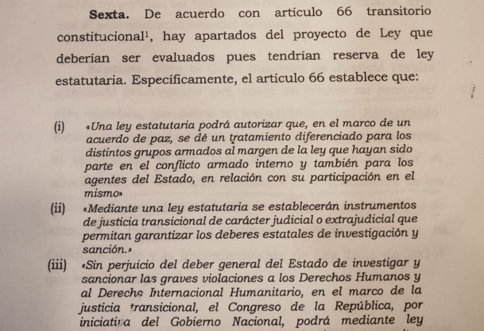 La iniciativa crearía un marco jurídico especial para grupos al margen de la ley.
