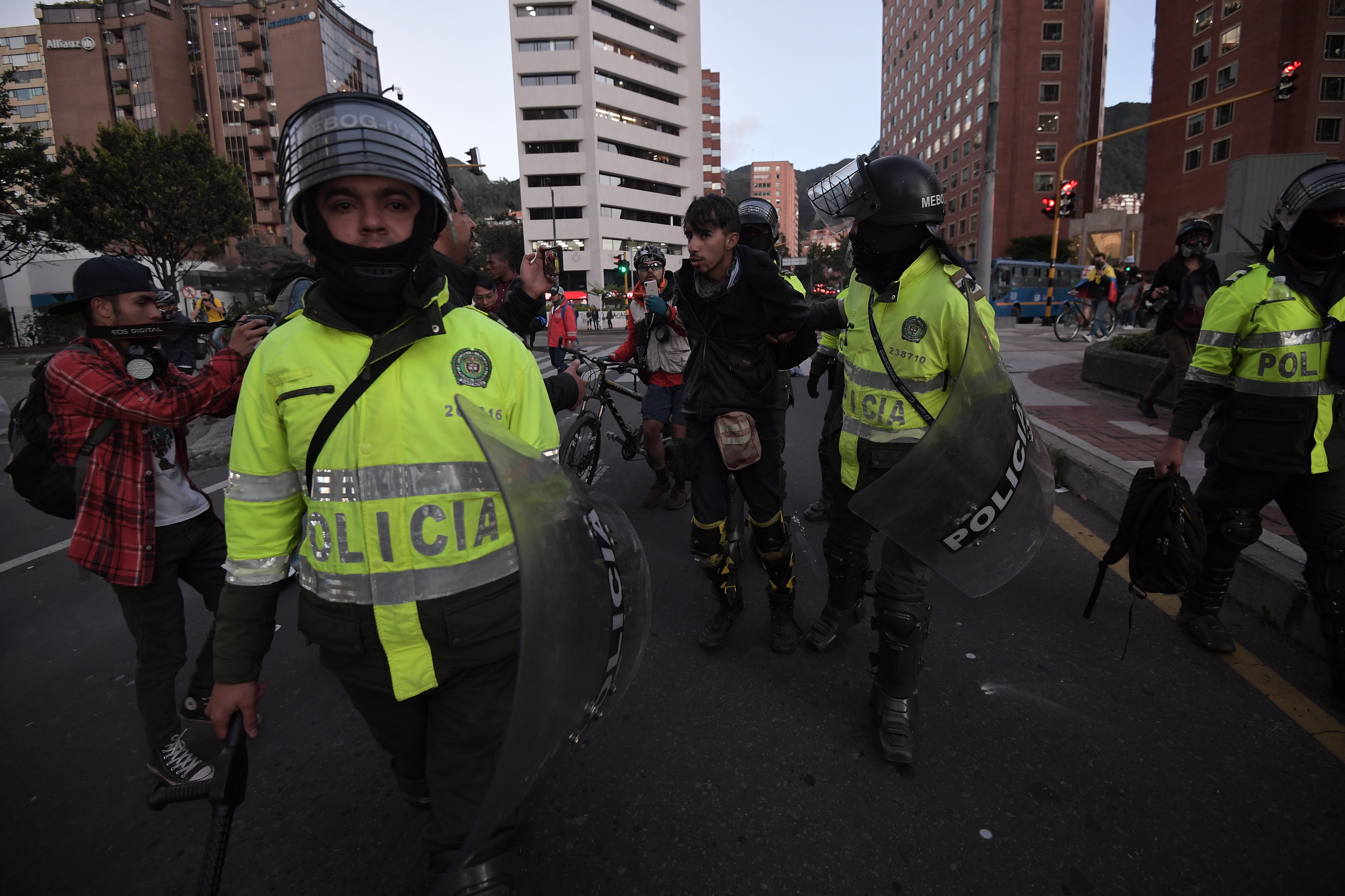 La preocupación de colectivos por decreto que reglamenta el uso de la fuerza pública