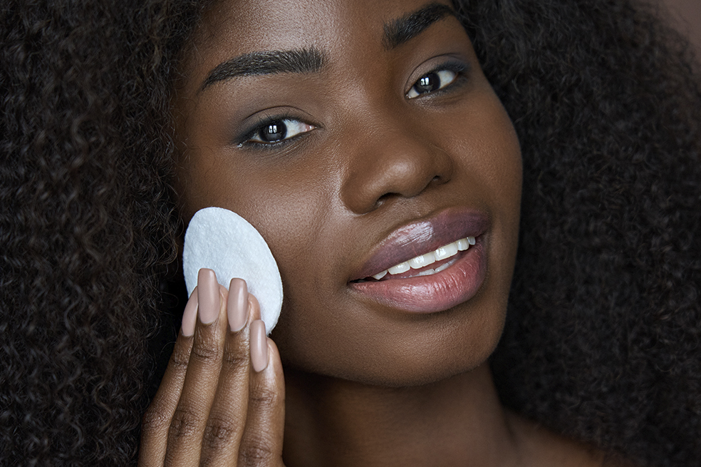 Rutina de limpieza facial: ¿Cómo hacerlo de modo correcto, según un dermatólogo?