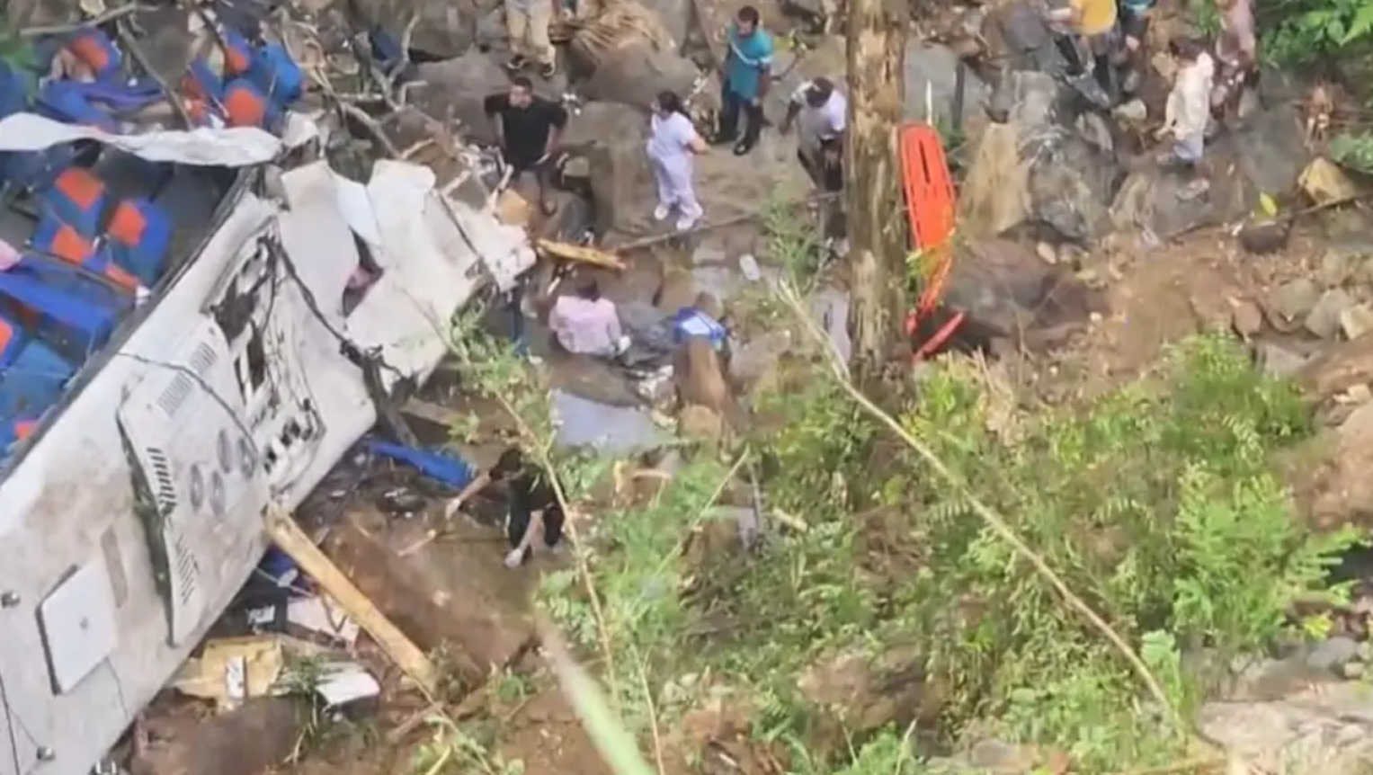 Accidente de bus dejó más de 10 muertos y al menos 20 heridos en Segovia, Antioquia