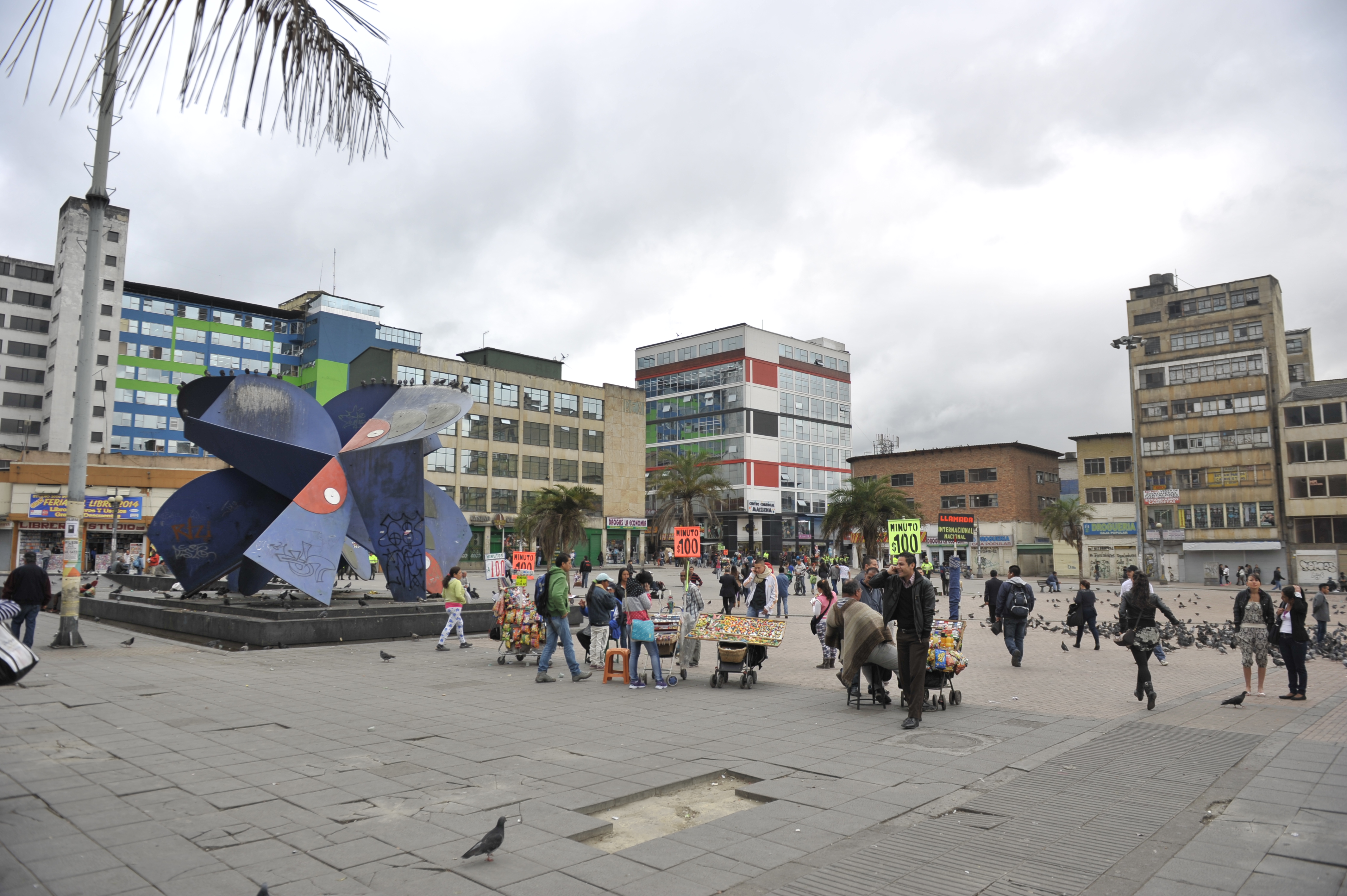 Recorrido por esta zona de comercio formal e informal ubicado en el centro de Bogotá