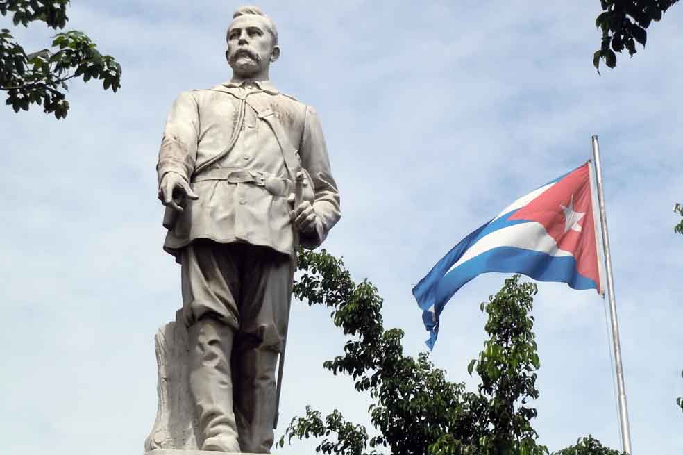 El verso es un ciervo herido