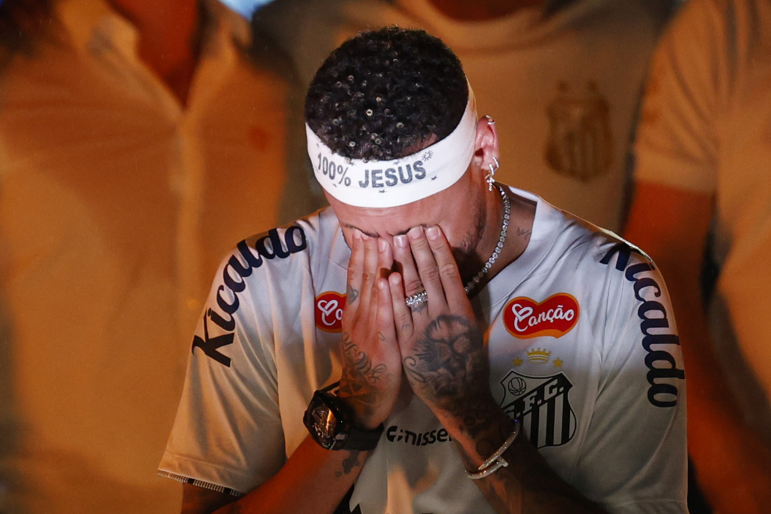 Neymar rompió en llanto en su vuelta a Santos: así fue su emocionante recibimiento