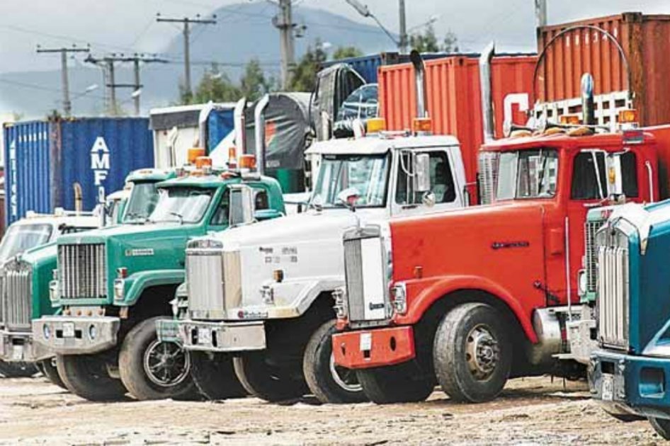 Firman convenio que garantiza créditos para modernización de camiones