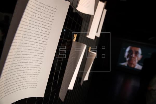 Un retrato íntimo, cercano y desconcertante de Saramago aterriza en Sao Paulo