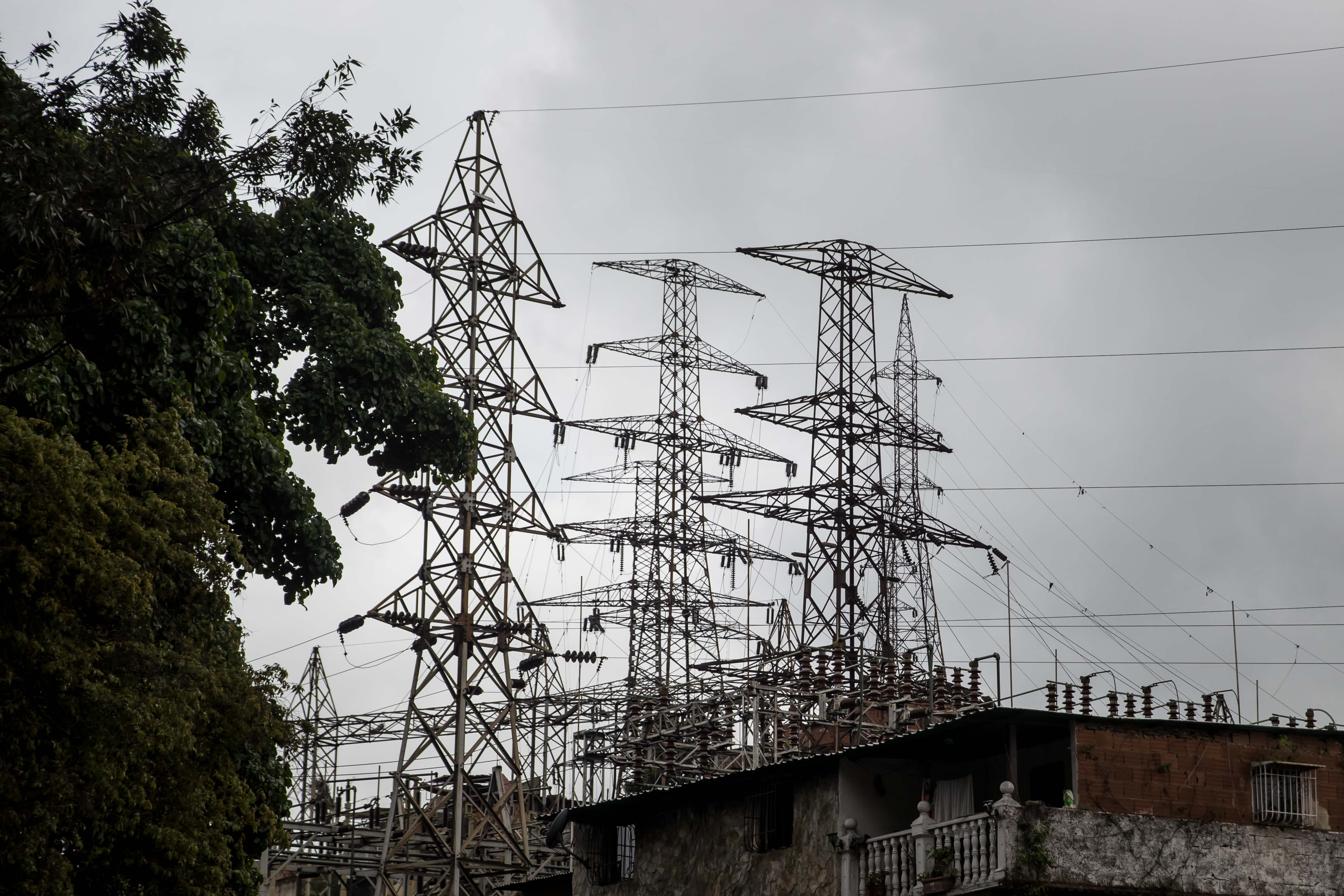 Asoenergía advierte sobre alza en el precio de la electricidad en todo el país