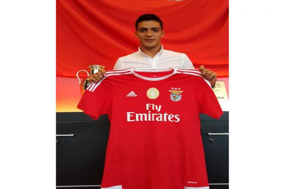 El mexicano Raúl Jiménez firma por el Benfica hasta 2020