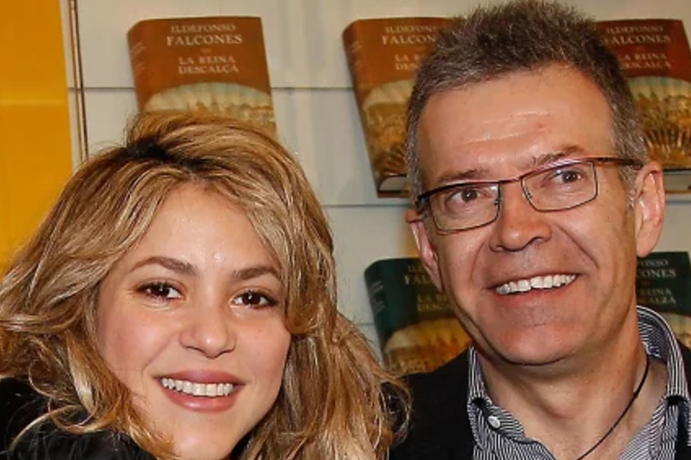 Shakira publica El jefe, en el que dispara contra su suegro