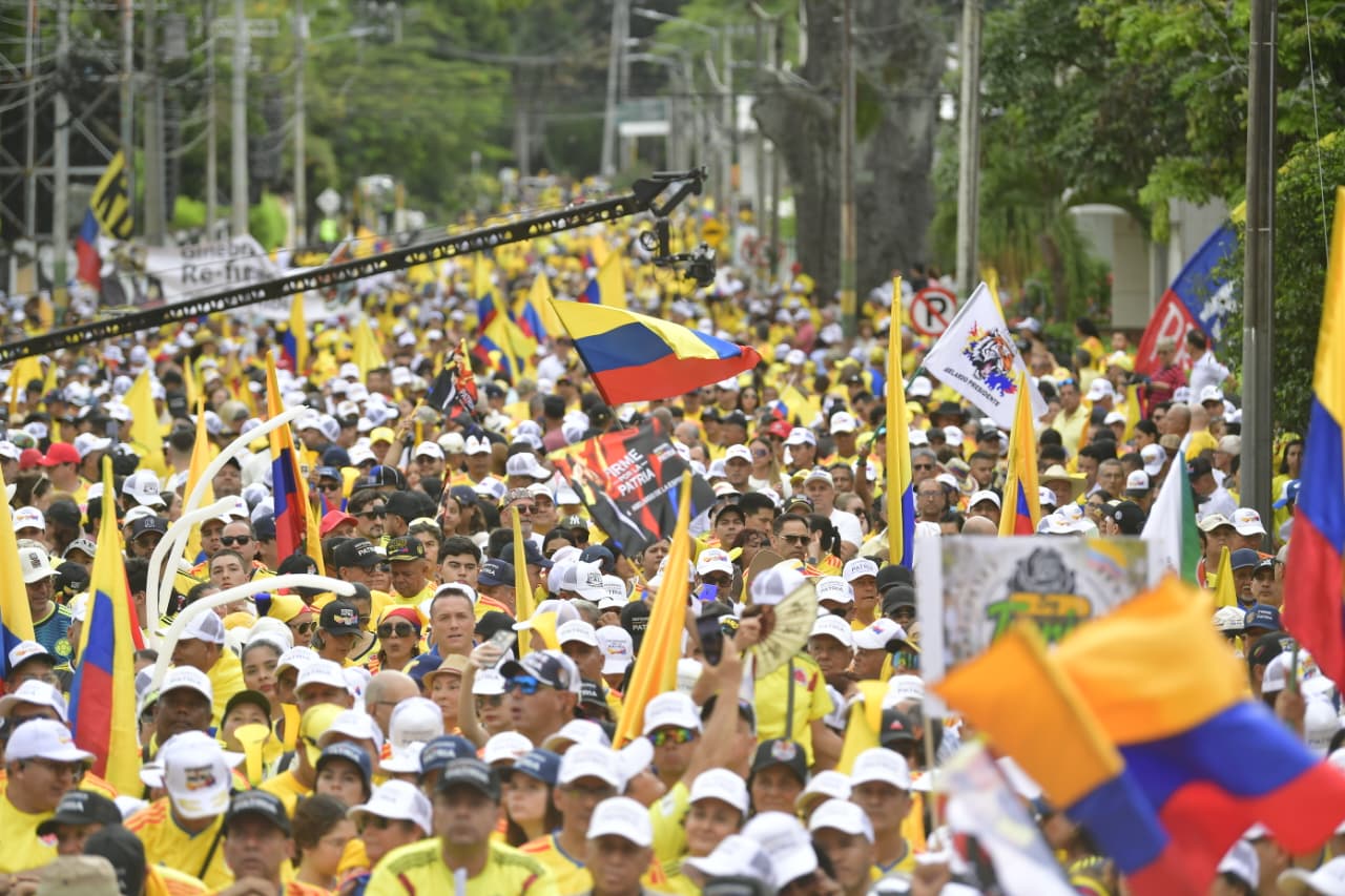 El candidato presidencial Abelardo de la Espriella cerró su campaña en Buga, Valle del Cauca. Los eventos tuvieron un fuerte componente religioso en la visita a la basílica menor del Señor de los Milagros.