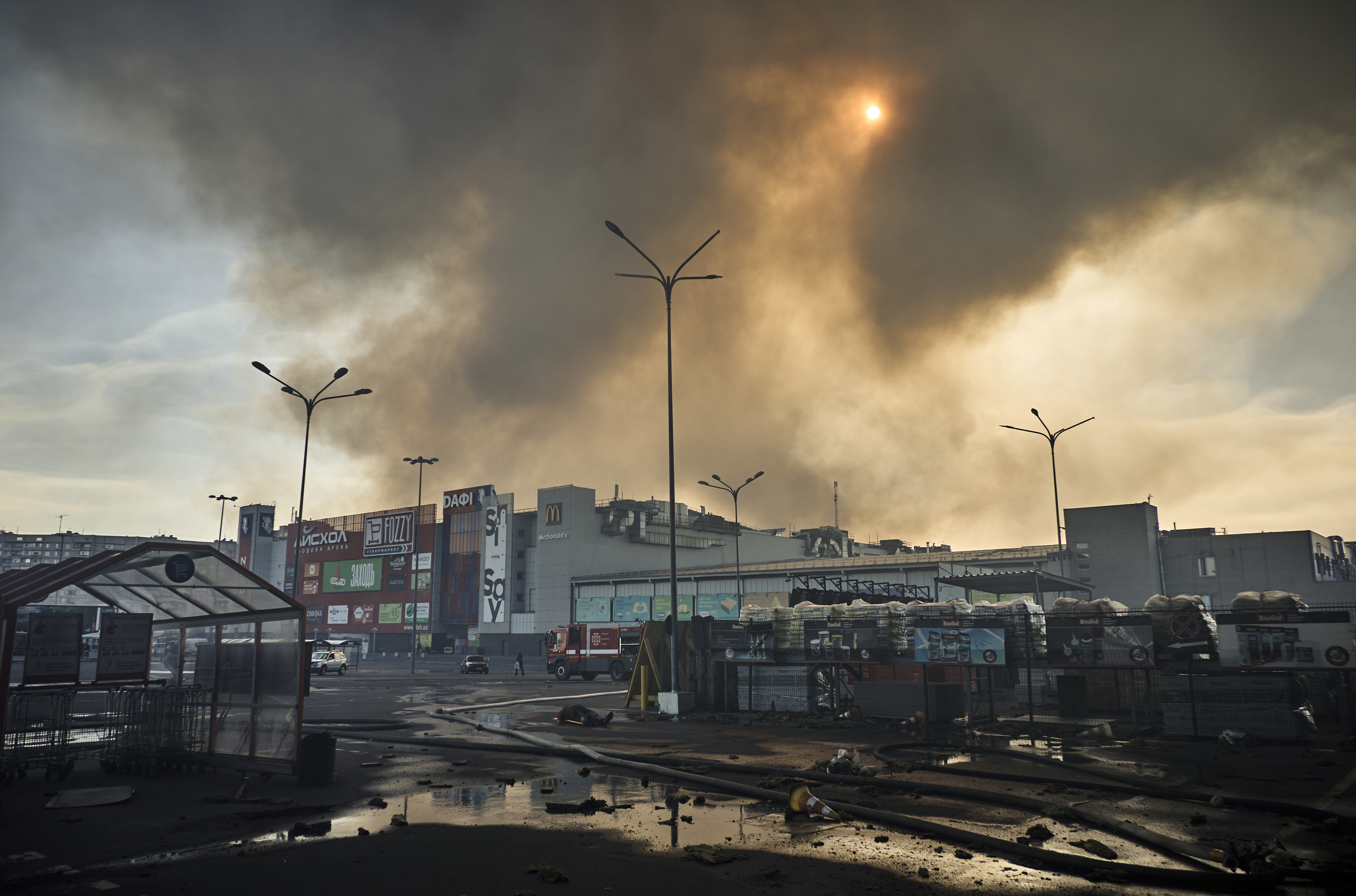 Bombardeo en un almacén de Járkov (Ucrania) deja al menos cuatro muertos