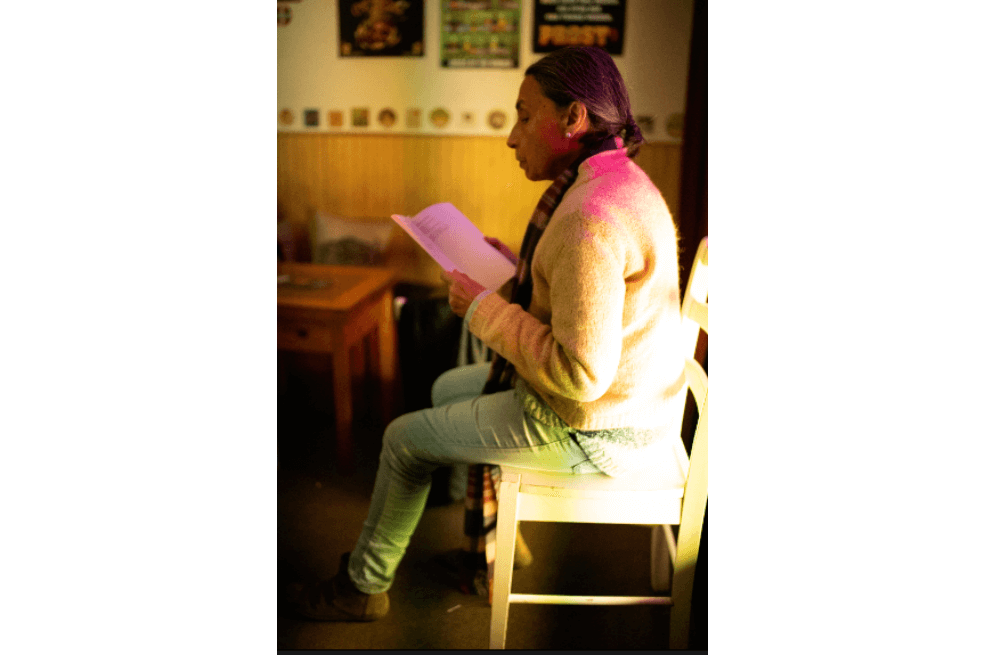 Chilena Hernández afirma que la poesía no es una vía de escape a la realidad