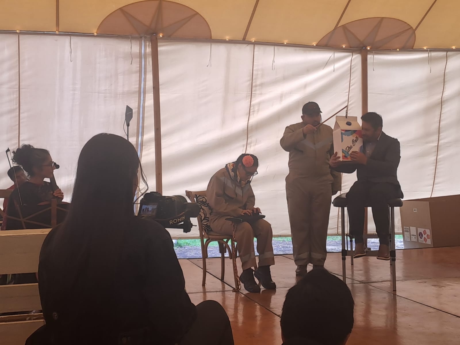 Performance: ‘La autopsia de la basura’
