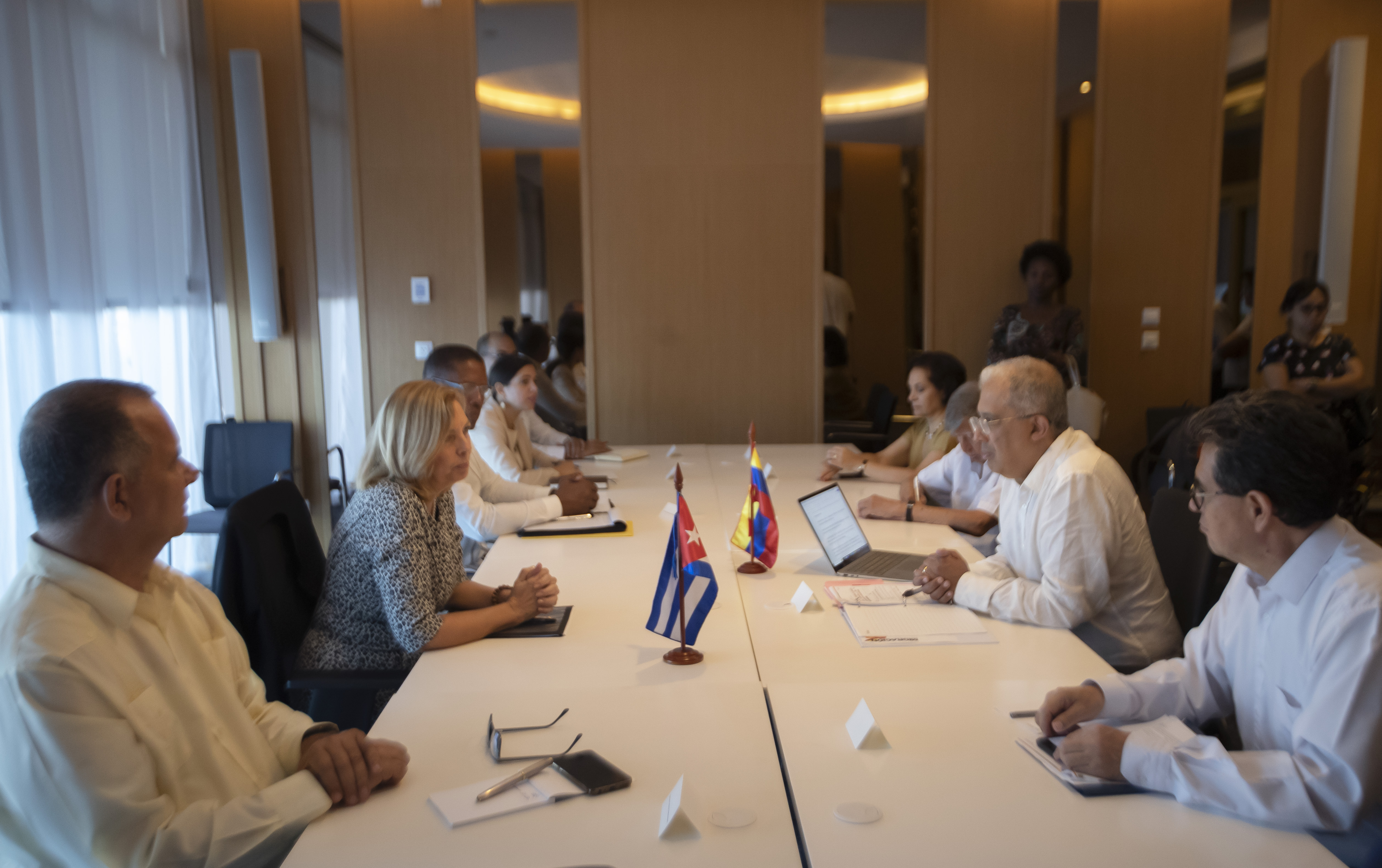 Cuba y Colombia celebran primera reunión entre cancillerías en seis años