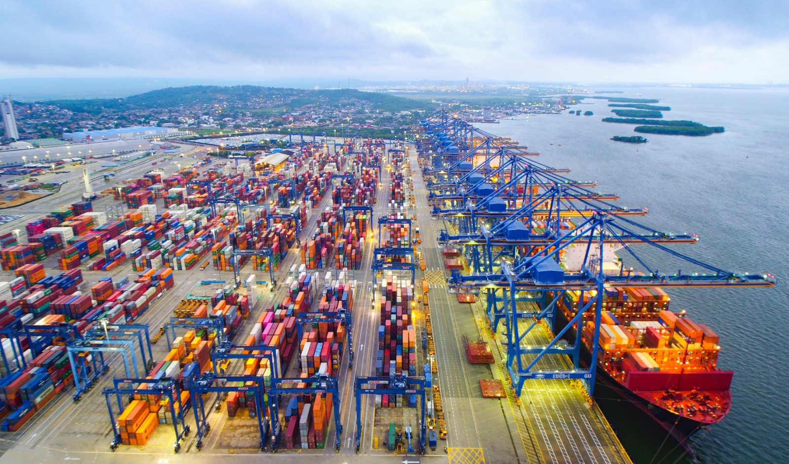 Más producción y menos importaciones: el desafío de la economía colombiana