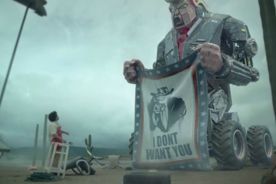 Trump expulsando y aplastando latinos, el ácido cortometraje que critica al magnate